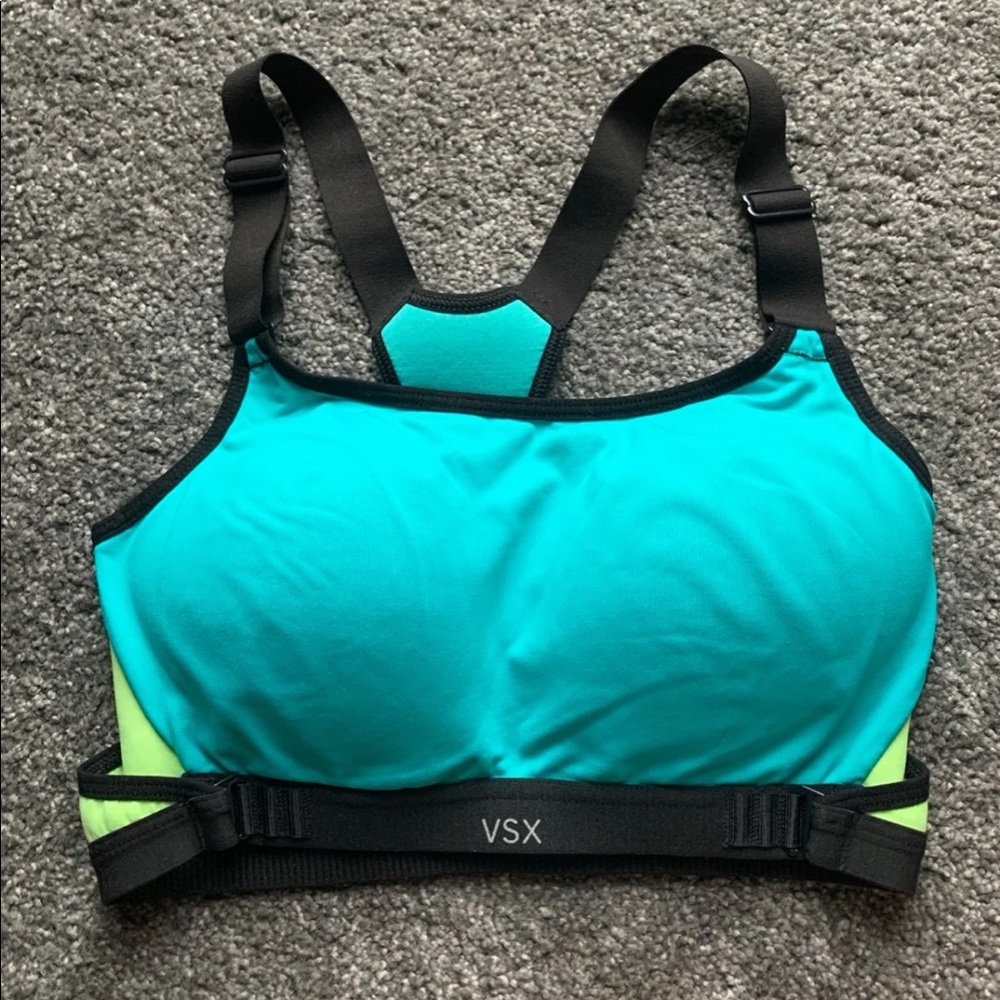 Victoria Secret sports bra size 34b
